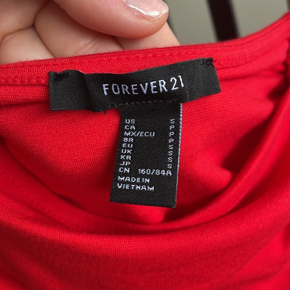 Red Ruched Puff Sleeve Top - Picture 3 of 4